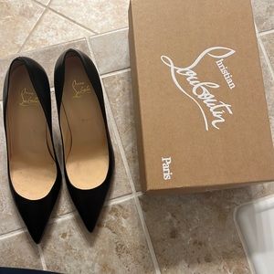 39.5 Christian Louboutin Decolette 554